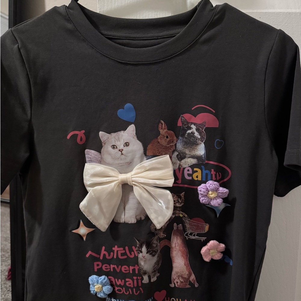 Black Cat Graphic T-Shirt with White Bow